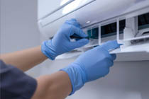 夜間に現場へ急行するサービスカー